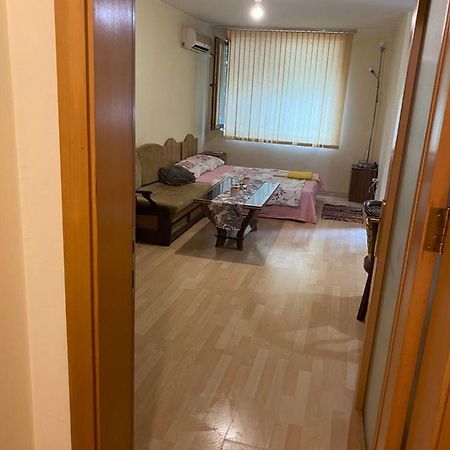 Апартамент Столетов Varna Extérieur photo