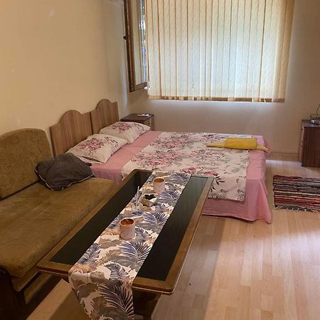 Апартамент Столетов Varna Extérieur photo