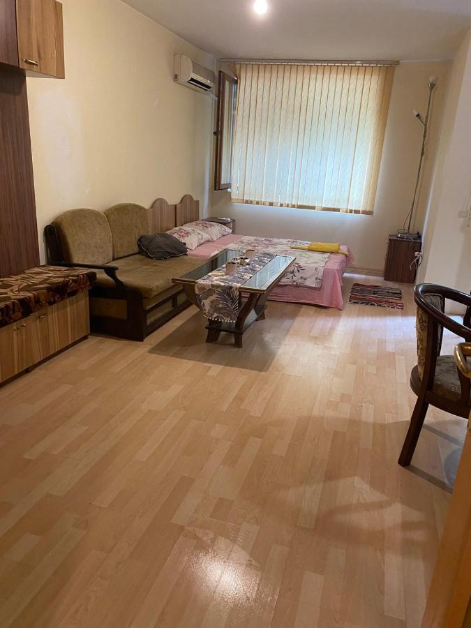 Апартамент Столетов Varna Extérieur photo